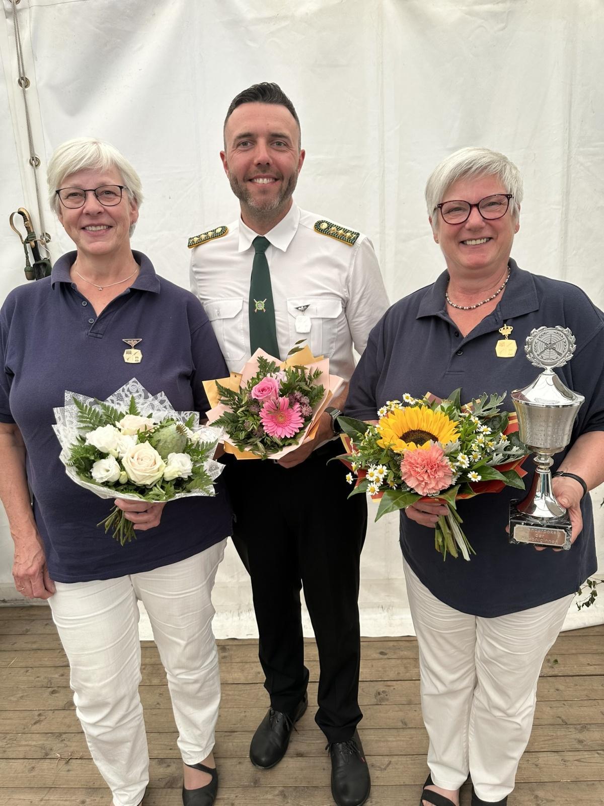 Vier Tage voller Tradition, Freude und neuer Majestäten – Schützenfest in Müden-Dieckhorst begeistert Jung und Alt Vier Tage voller Tradition, Freude und neuer Majestäten – Schützenfest in Müden-Dieckhorst begeistert Jung und Alt