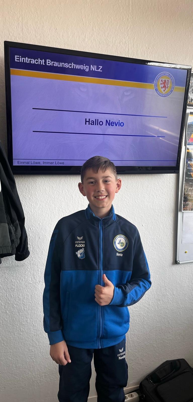 TuS Seershausen/Ohof e. V. 🔵⚪ Jugendspieler wechselt zur Eintracht Braunschweig TuS Seershausen/Ohof e. V. 🔵⚪ Jugendspieler wechselt zur Eintracht Braunschweig