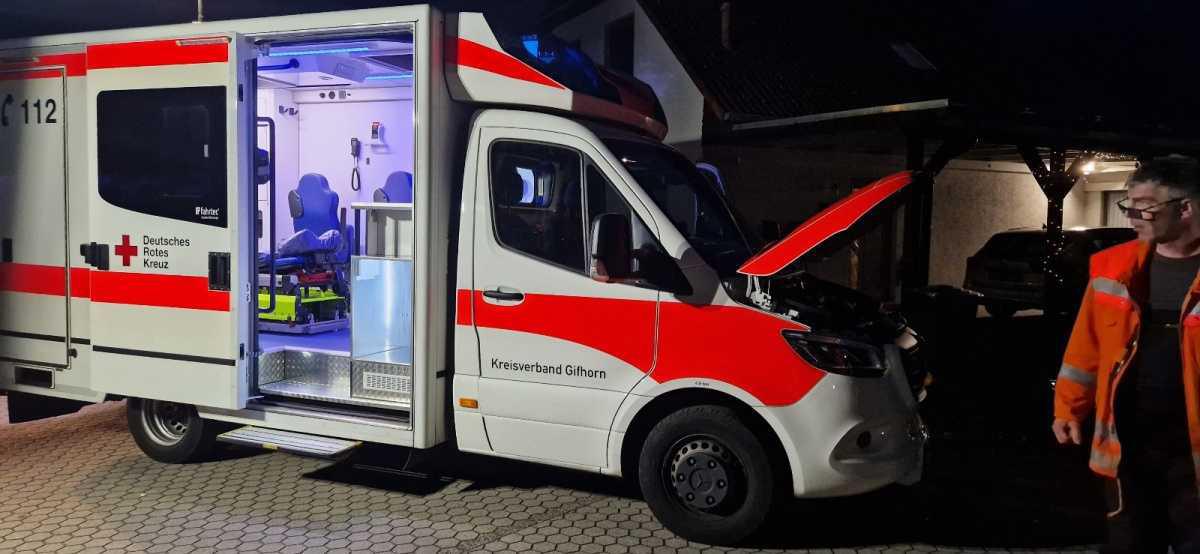 Qualmender Rettungswagen sorgt für Einsatz in Ahnsen
