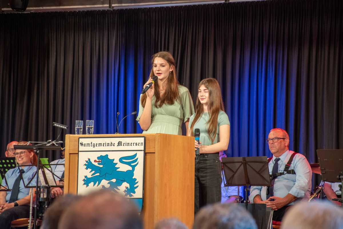 Gedenkveranstaltung für die Opfer der Waldbrandkatastrophe von 1975 mit Innenministerin Behrens