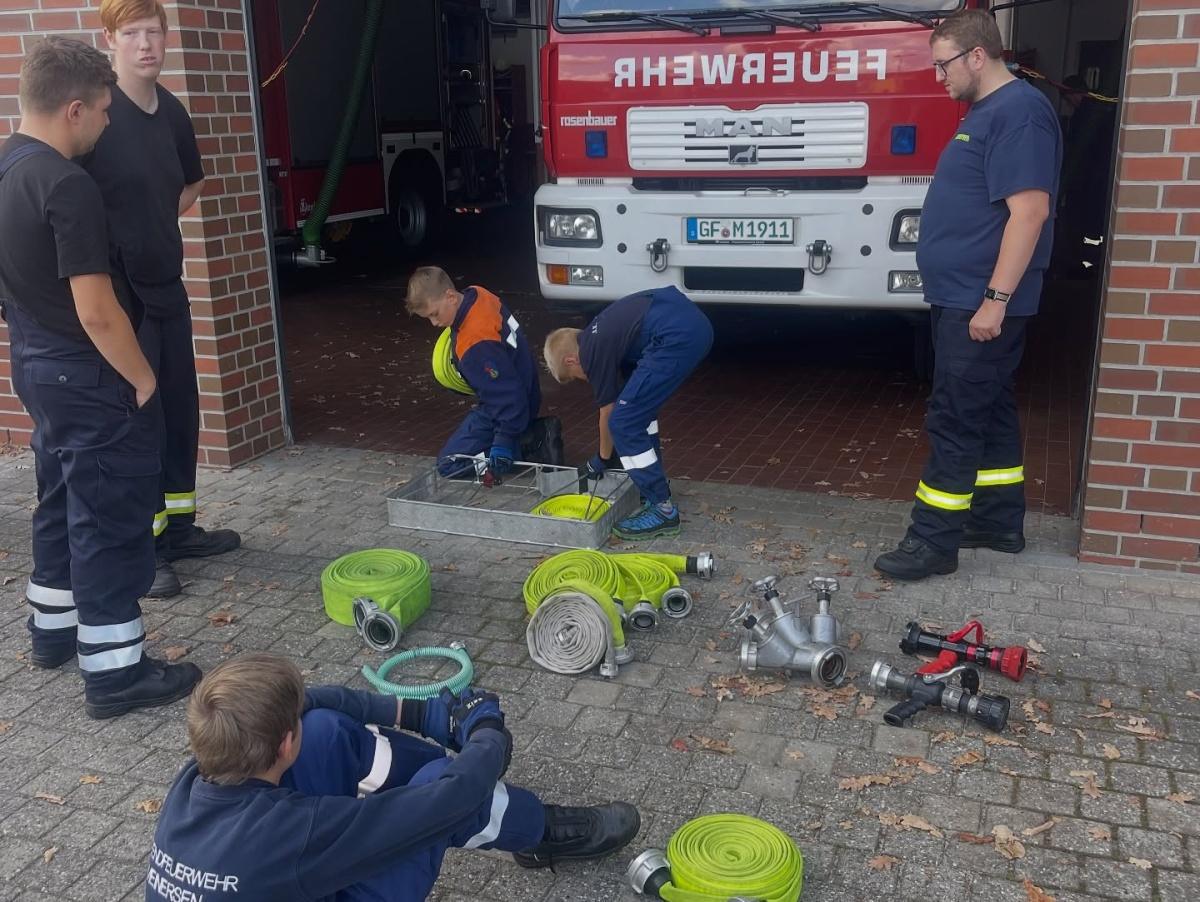 🔥Rund um die Uhr Feuerwehrluft geschnuppert – Jugendfeuerwehr Meinersen mit spannendem Übungswochenende🚒