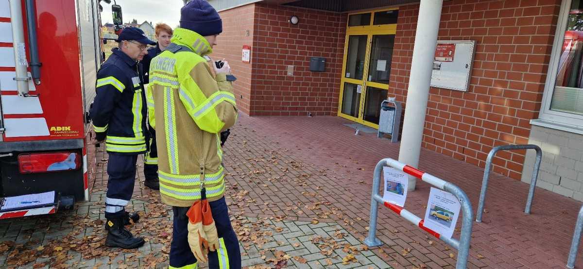 Funkübung der Feuerwehren in der Samtgemeinde Meinersen: Personensuche im Maislabyrinth