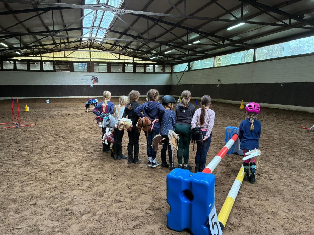 Herbstferienaktionen der Dorfgemeinschaft Ettenbüttel e. V. Herbstferienaktionen der Dorfgemeinschaft Ettenbüttel e. V.