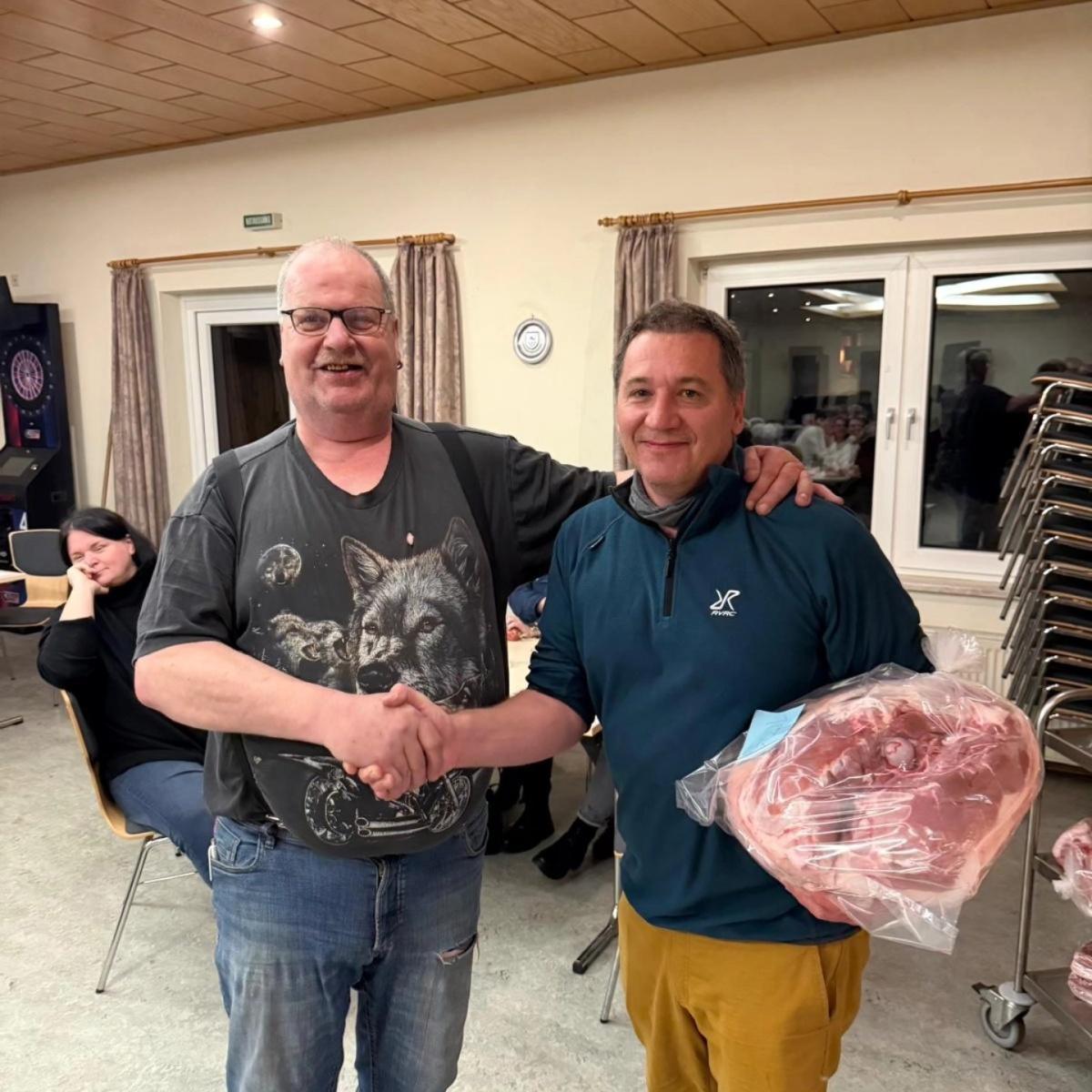 Sv Volkse/Dalldorf zockt trotz Winterwetter: Über 50 Teilnehmende beim Skat- & Knobelturnier – heiße Duelle um die Fleischpreise