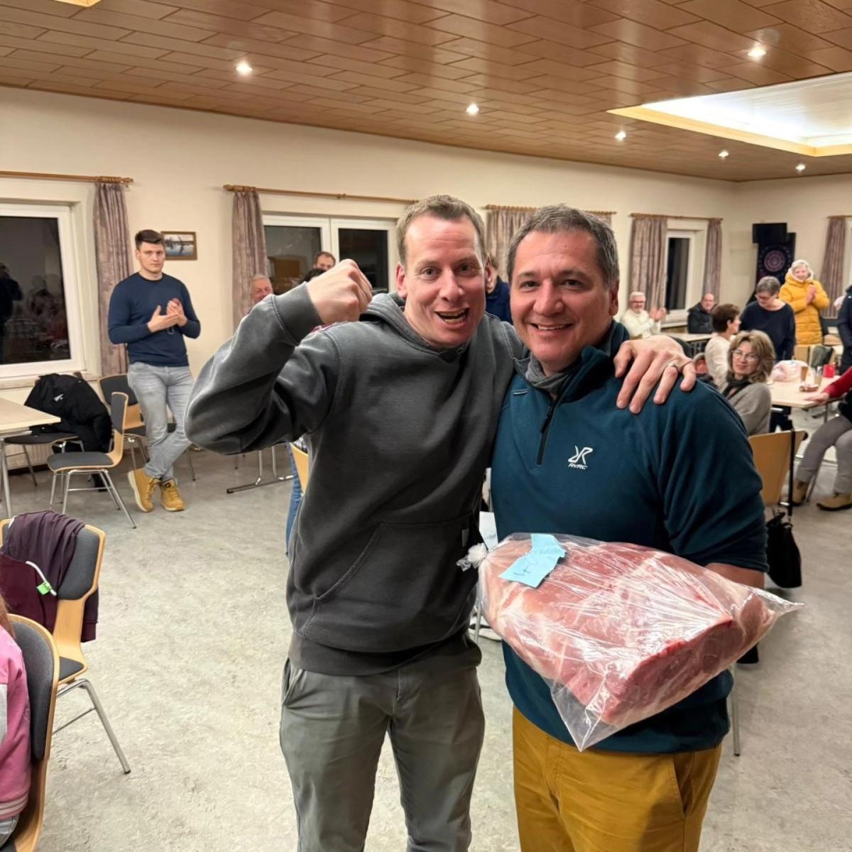 Sv Volkse/Dalldorf zockt trotz Winterwetter: Über 50 Teilnehmende beim Skat- & Knobelturnier – heiße Duelle um die Fleischpreise Sv Volkse/Dalldorf zockt trotz Winterwetter: Über 50 Teilnehmende beim Skat- & Knobelturnier – heiße Duelle um die Fleischpreise