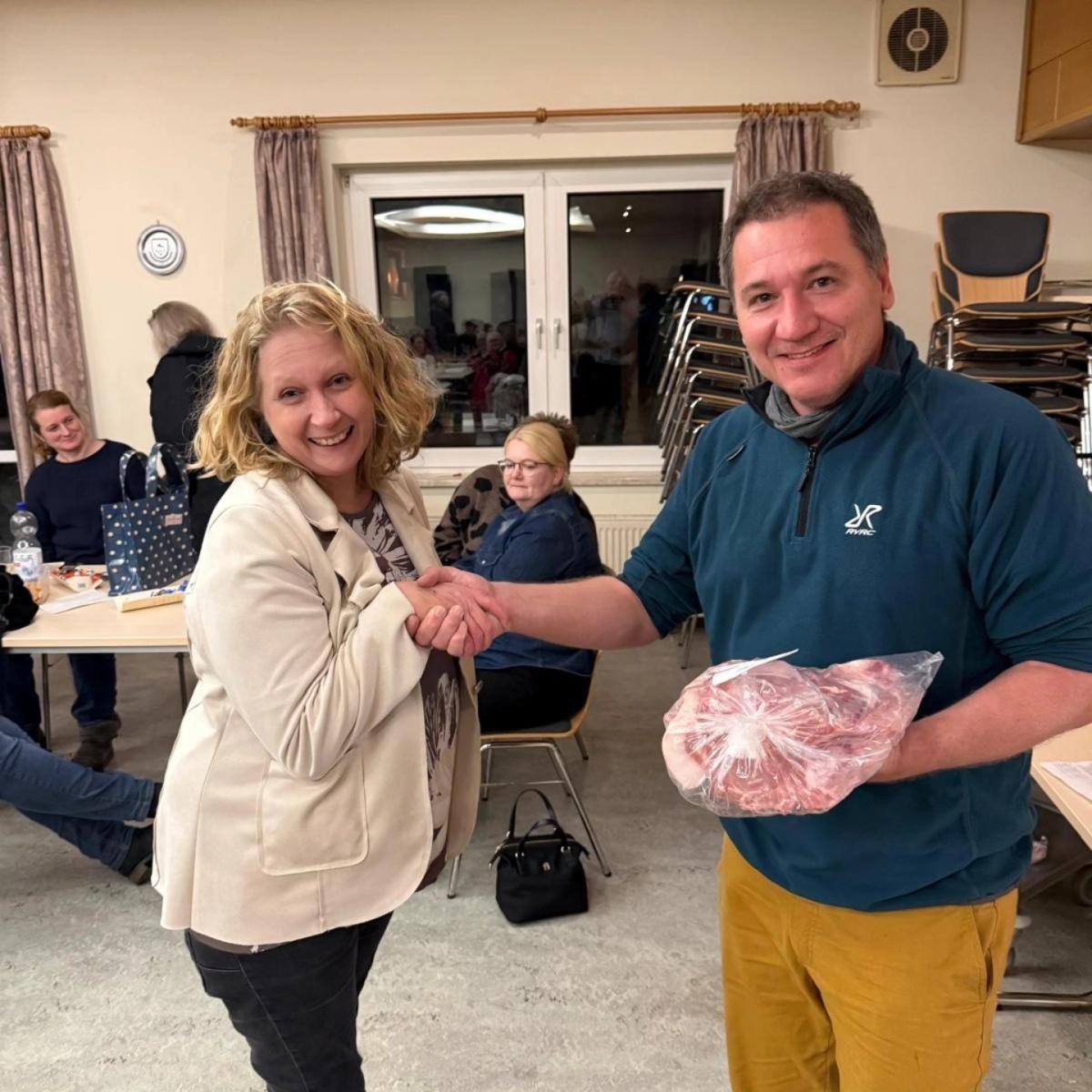 Sv Volkse/Dalldorf zockt trotz Winterwetter: Über 50 Teilnehmende beim Skat- & Knobelturnier – heiße Duelle um die Fleischpreise Sv Volkse/Dalldorf zockt trotz Winterwetter: Über 50 Teilnehmende beim Skat- & Knobelturnier – heiße Duelle um die Fleischpreise