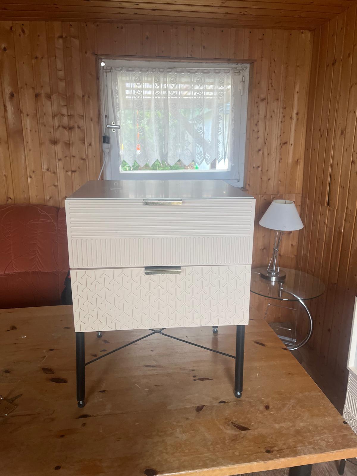 Div. Möbel kostenlos abzugeben Div. Möbel kostenlos abzugeben