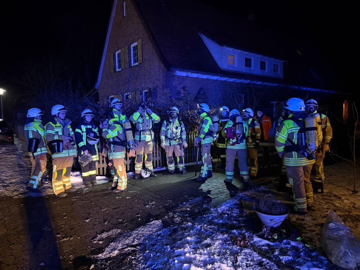 Päse:Wohnungsbrand in der Höfener Straße – Zwei Personen verletzt Päse:Wohnungsbrand in der Höfener Straße – Zwei Personen verletzt