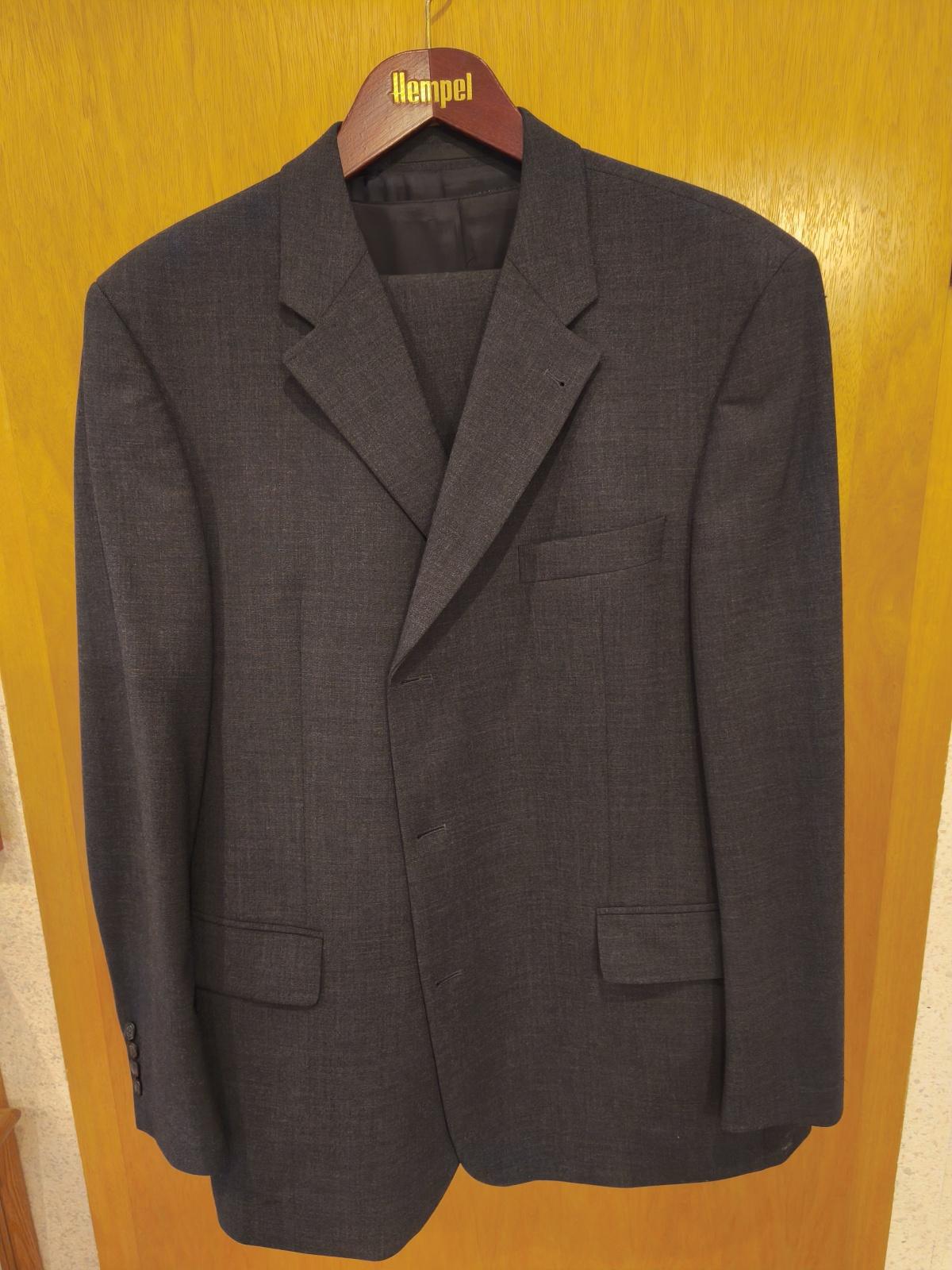 Div. Abendbekleidung zu verkaufen Div. Abendbekleidung zu verkaufen