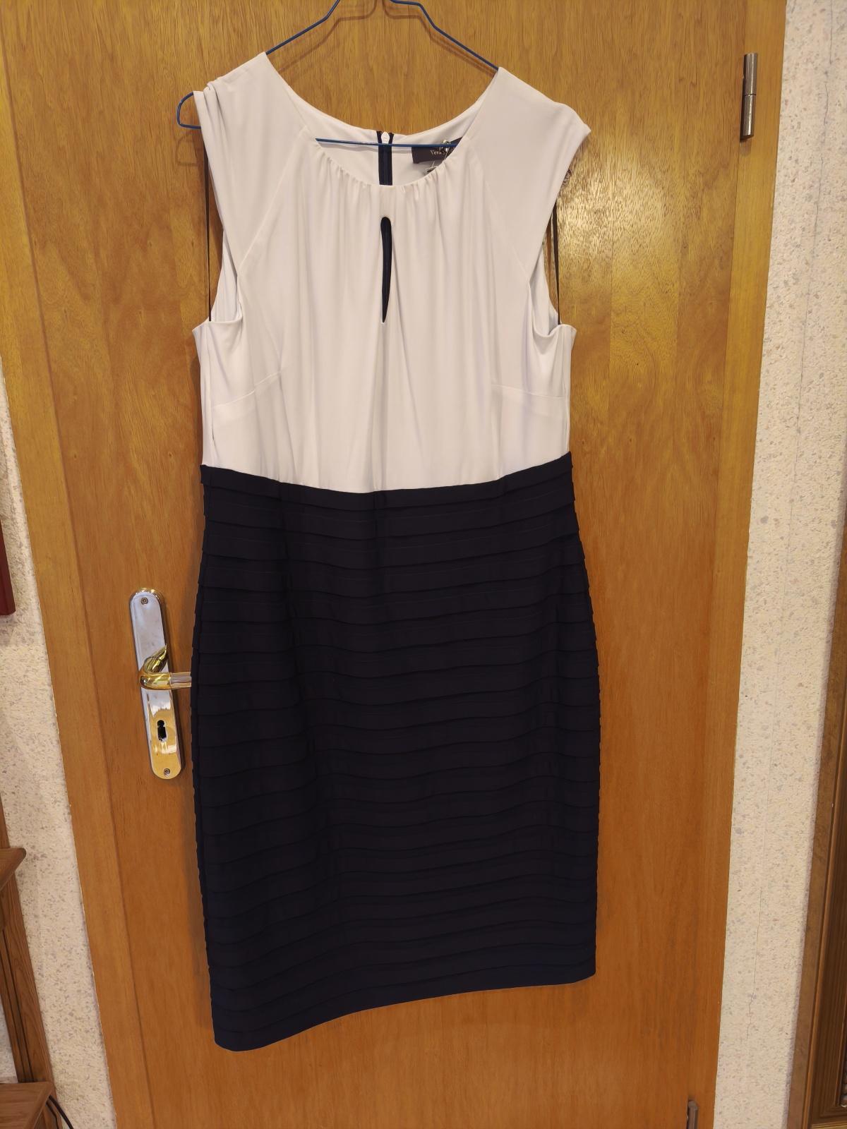 Div. Abendbekleidung zu verkaufen