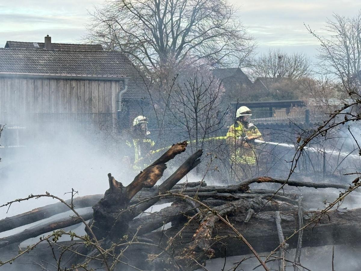 Flächenbrand in Meinersen am Karfreitag schnell unter Kontrolle gebracht