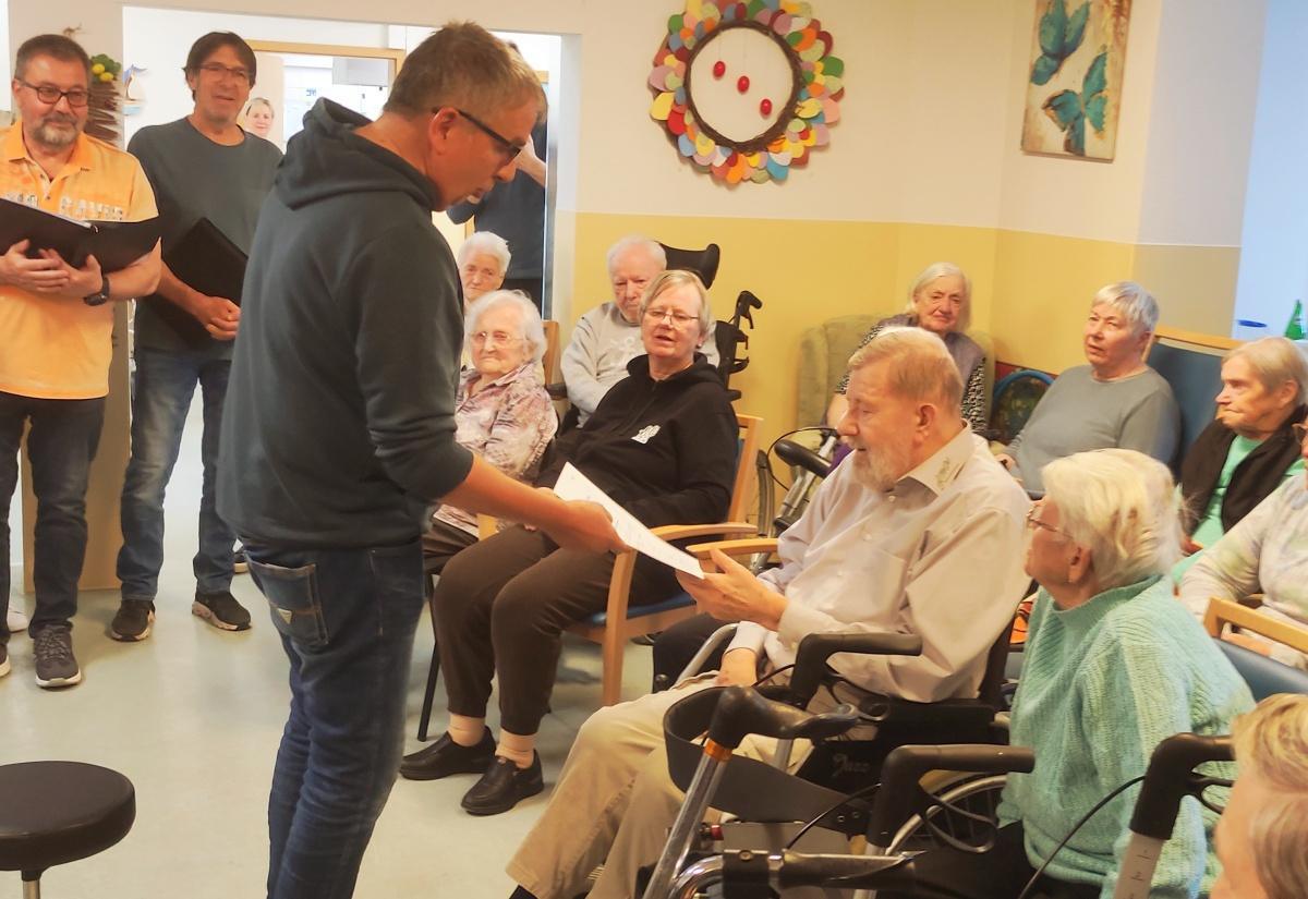 60 Jahre Treue: Ehrung von Hermann Dammann mit bewegendem Konzert vom MGV Seershausen