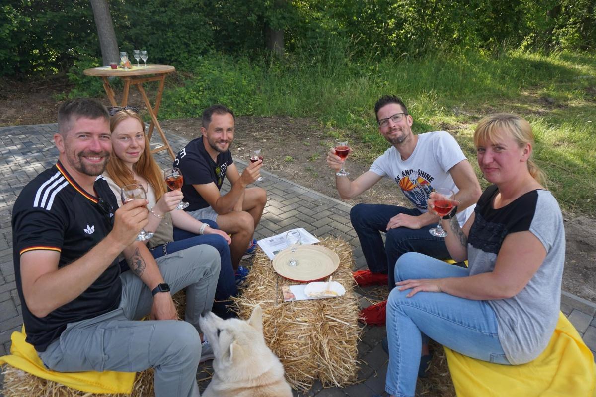 Weinfest 2026 SVVD! Ein feinperliger Nachmittag im schönen Okerstadion.