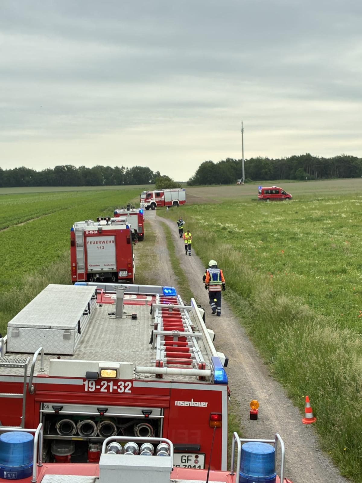Groß angelegte Waldbrandübung westlich von Leiferde: Feuerwehren proben den Ernstfall Groß angelegte Waldbrandübung westlich von Leiferde: Feuerwehren proben den Ernstfall