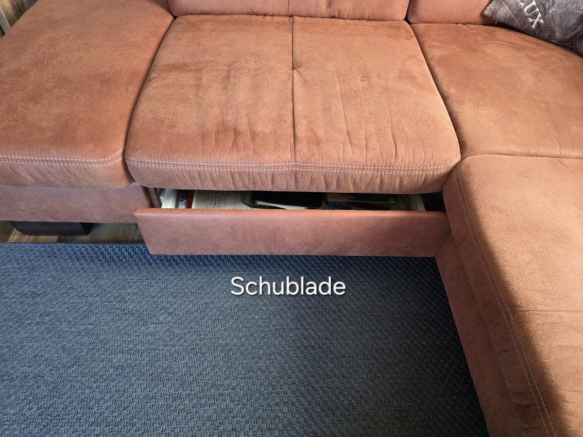 Großes Sofa mit vielen Funktionen zu verkaufen
