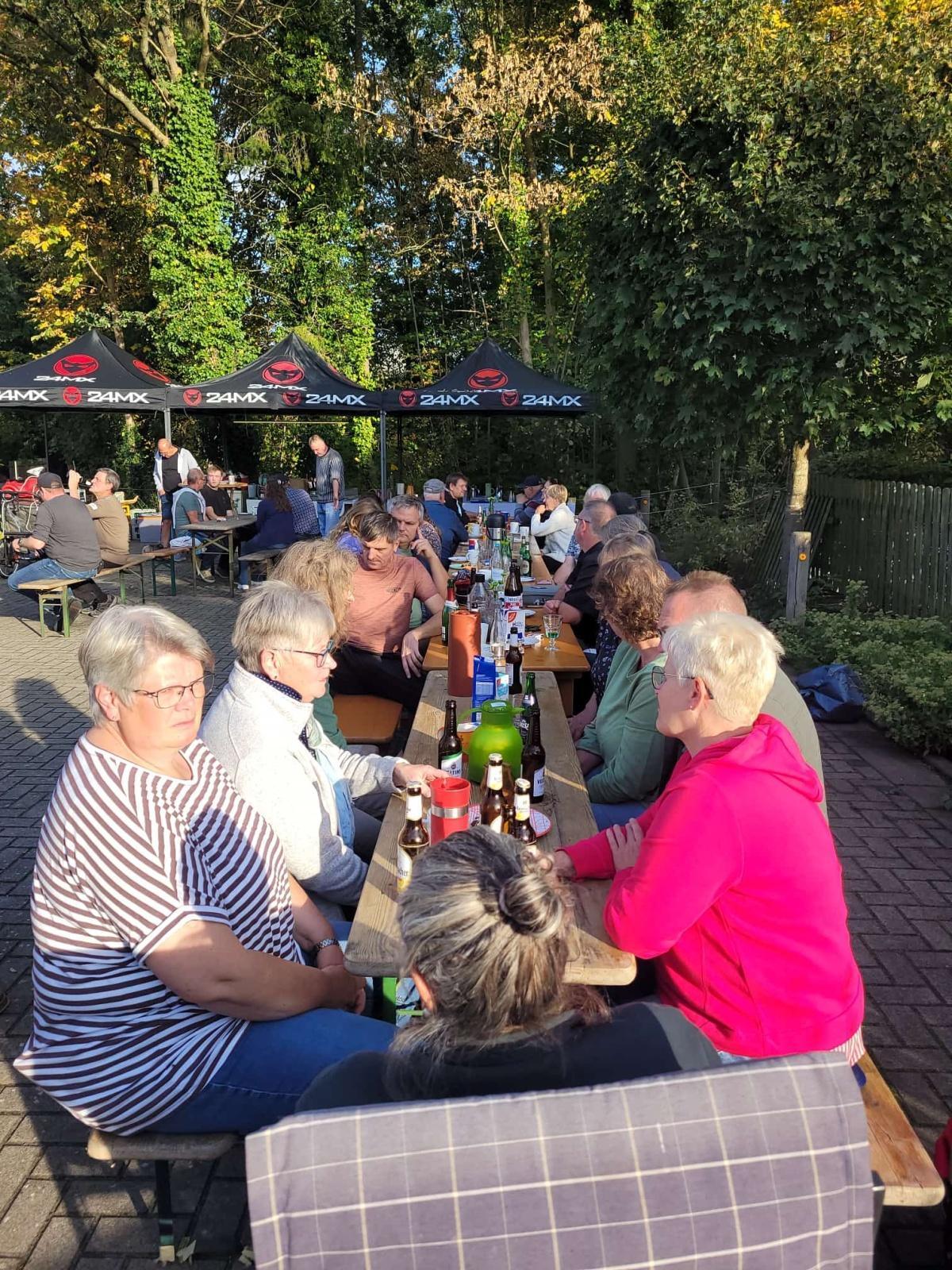Böckelse:Straßenfest 800 Jahre Straßenfest im Großen Feld Böckelse:Straßenfest 800 Jahre Straßenfest im Großen Feld