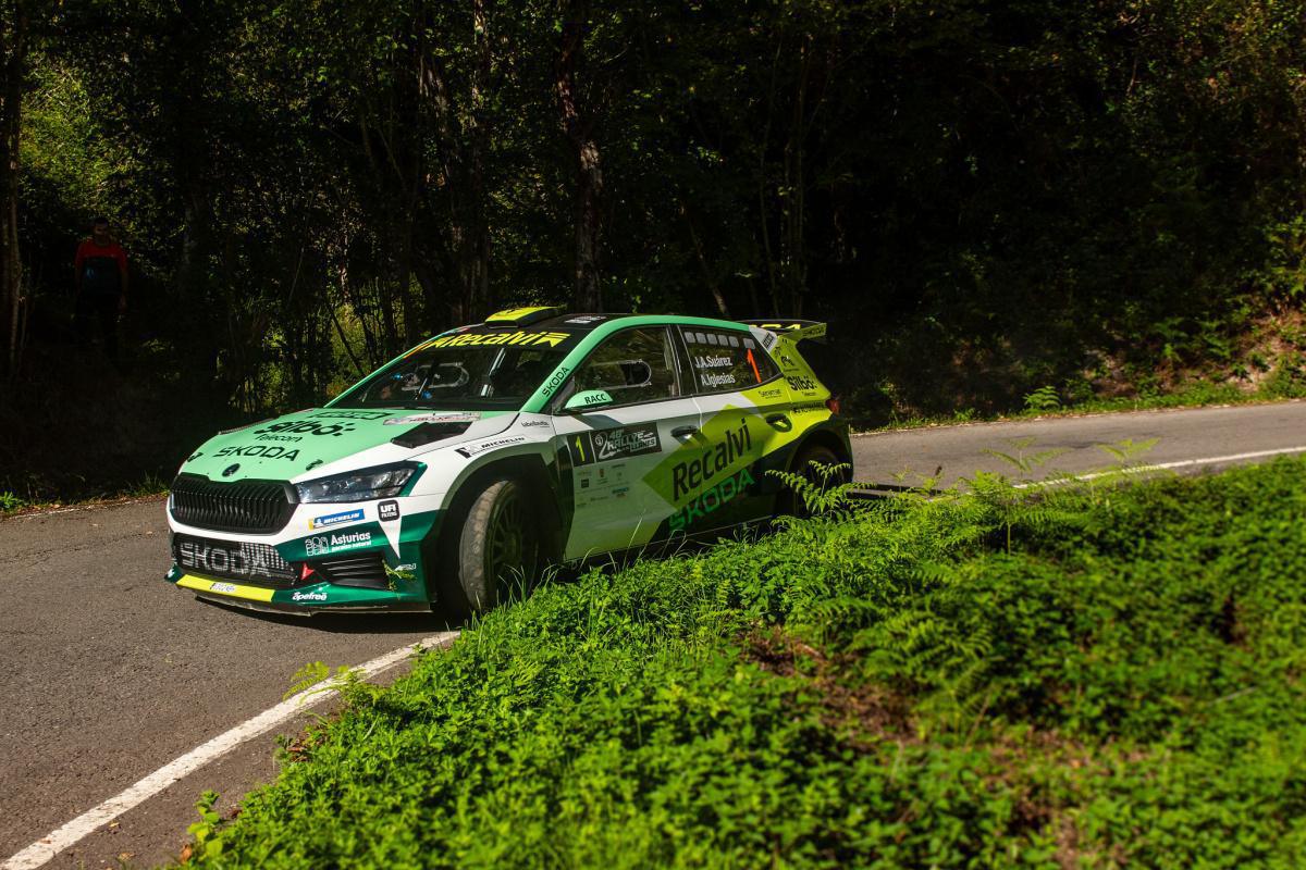 'Cohete' Suárez domina la primera jornada en Llanes 'Cohete' Suárez domina la primera jornada en Llanes