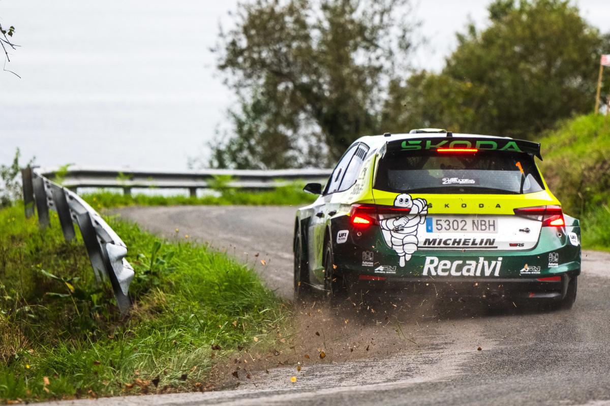 'Cohete' Suárez se reencuentra con la victoria y el liderato en Llanes 'Cohete' Suárez se reencuentra con la victoria y el liderato en Llanes