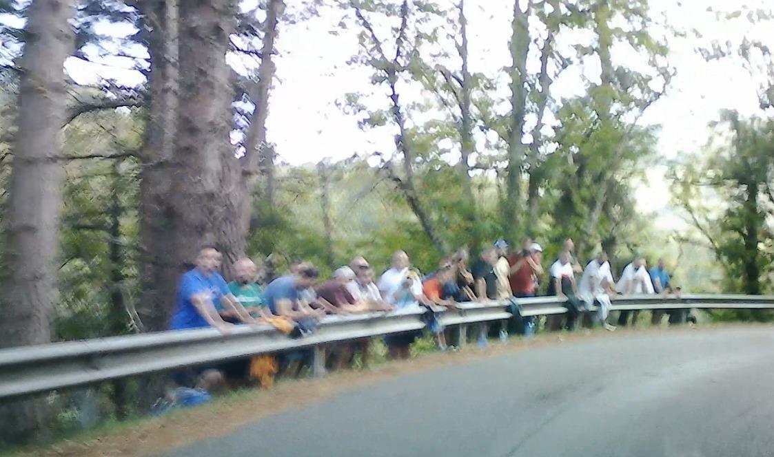 18:55 | TC3 Nueva Labra › [FOTOS] MUY URGENTE. Riesgo real de NEUTRALIZACIÓN del tramo. Dirección de Carrera: El público situado en zonas prohibidas o detrás de los guardarraíles debe buscar una ubicación segura de inmediato. 