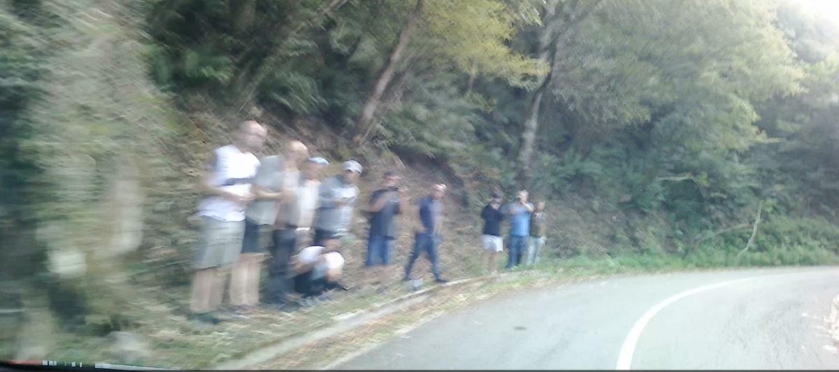 18:55 | TC3 Nueva Labra › [FOTOS] MUY URGENTE. Riesgo real de NEUTRALIZACIÓN del tramo. Dirección de Carrera: El público situado en zonas prohibidas o detrás de los guardarraíles debe buscar una ubicación segura de inmediato. 