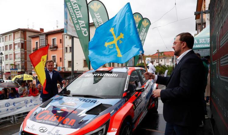 El presidente del Principado destaca la importancia deportiva del Rally Villa de Llanes