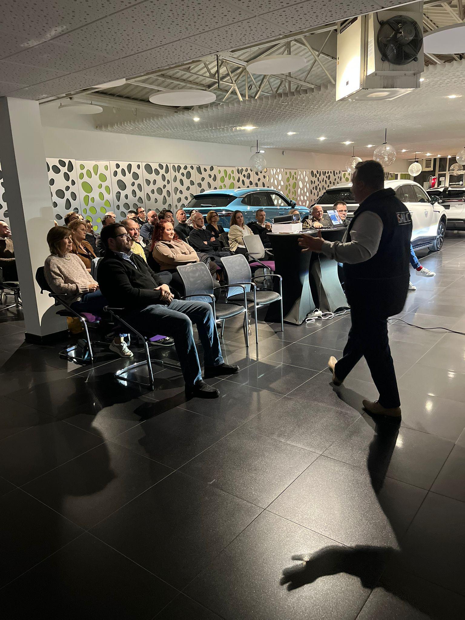 WhatsApp Image 2025-11-06 à 12.37.48_f9ec75e7