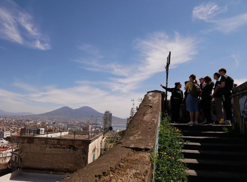 Historical and Panoramic walking tour of Naples between rich and poor neighborhoods Historical and Panoramic walking tour of Naples between rich and poor neighborhoods