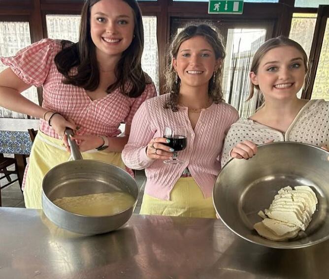 Clase de cocina en la costa de Amalfi: pasta, mozzarella y tiramisú con vino