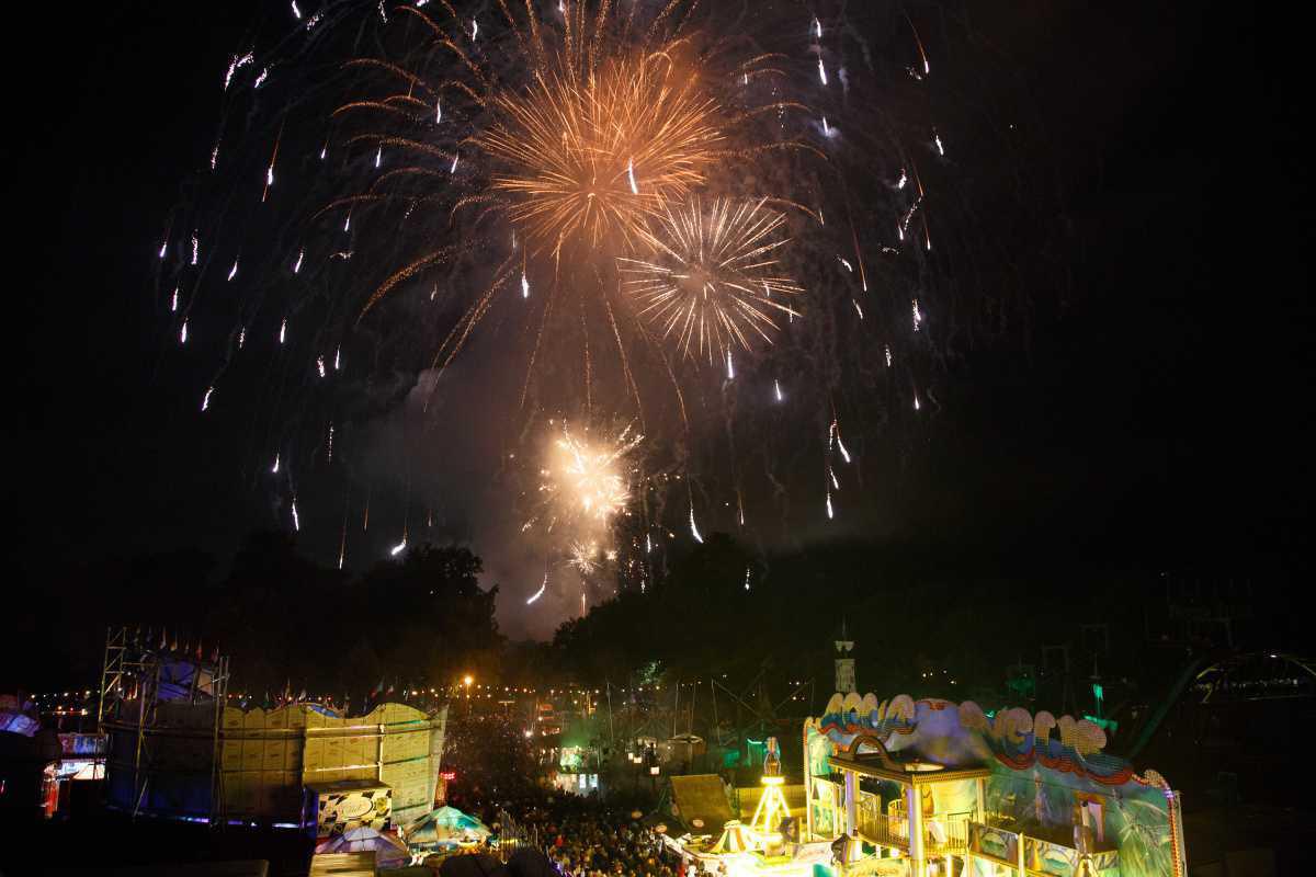 Brillantes Höhenfeuerwerk