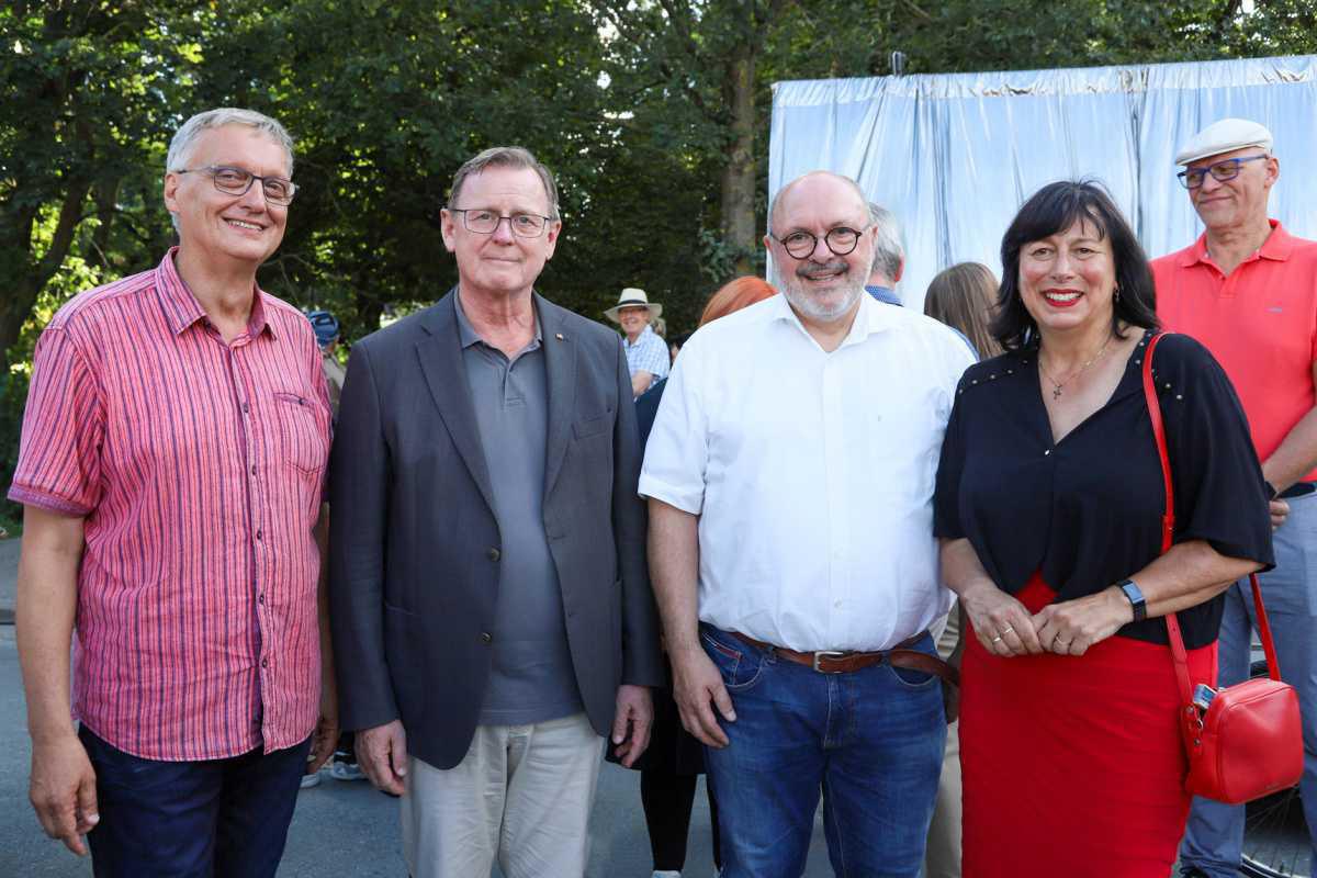Rudolstadt feiert erfolgreichen Auftakt des 302. Rudolstädter Vogelschießens Rudolstadt feiert erfolgreichen Auftakt des 302. Rudolstädter Vogelschießens
