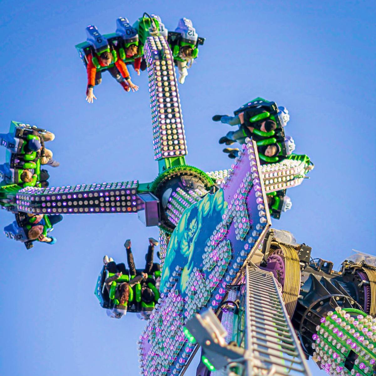 Überkopf-Flüge und Abenteuer mit Piraten Überkopf-Flüge und Abenteuer mit Piraten