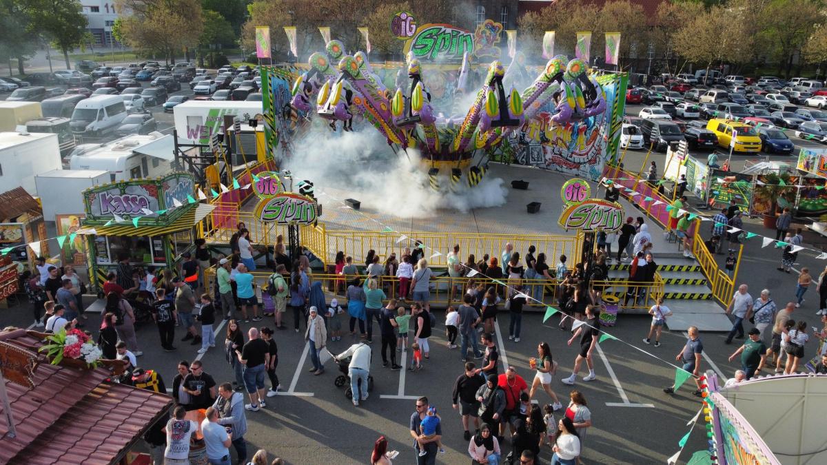 Überkopf-Flüge und Abenteuer mit Piraten Überkopf-Flüge und Abenteuer mit Piraten