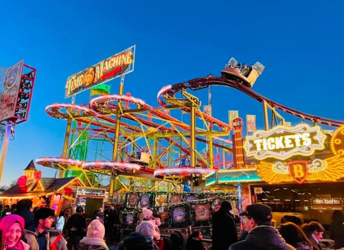 Überkopf-Flüge und Abenteuer mit Piraten Überkopf-Flüge und Abenteuer mit Piraten