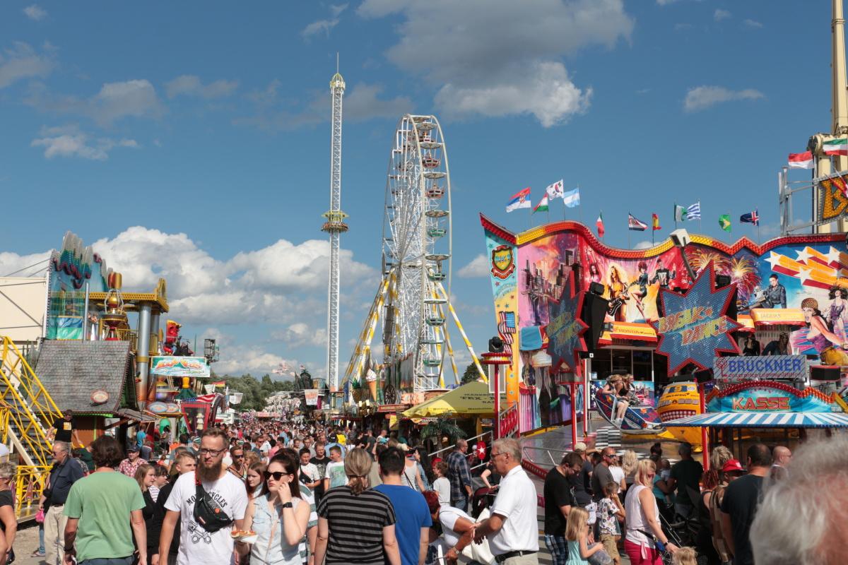 Nicht mal mehr ein Monat – die Vorfreude auf das 303. Rudolstädter Vogelschießen steigt! Nicht mal mehr ein Monat – die Vorfreude auf das 303. Rudolstädter Vogelschießen steigt!