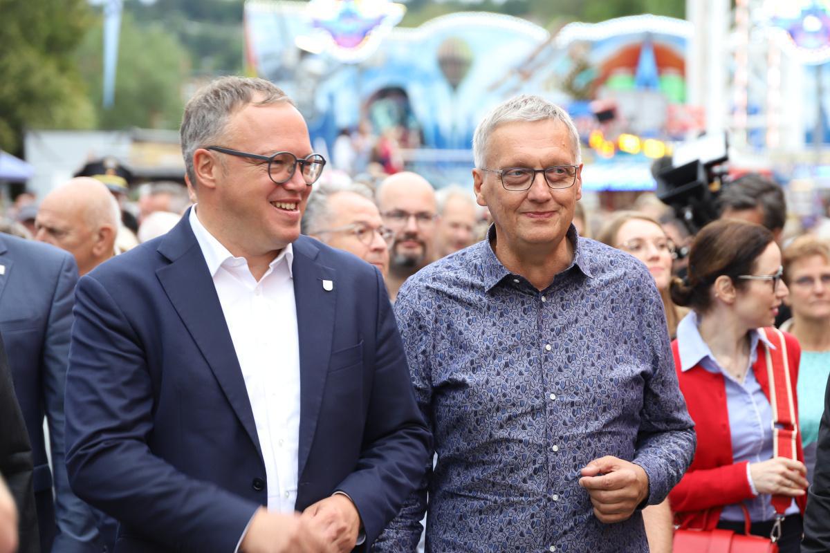 Ehrung für 35 Jahre im Dienst des Rudolstädter Vogelschießens – Urkunde für Platzmeister Frank Grünert Ehrung für 35 Jahre im Dienst des Rudolstädter Vogelschießens – Urkunde für Platzmeister Frank Grünert