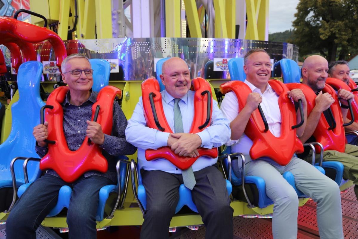 Ehrung für 35 Jahre im Dienst des Rudolstädter Vogelschießens – Urkunde für Platzmeister Frank Grünert Ehrung für 35 Jahre im Dienst des Rudolstädter Vogelschießens – Urkunde für Platzmeister Frank Grünert