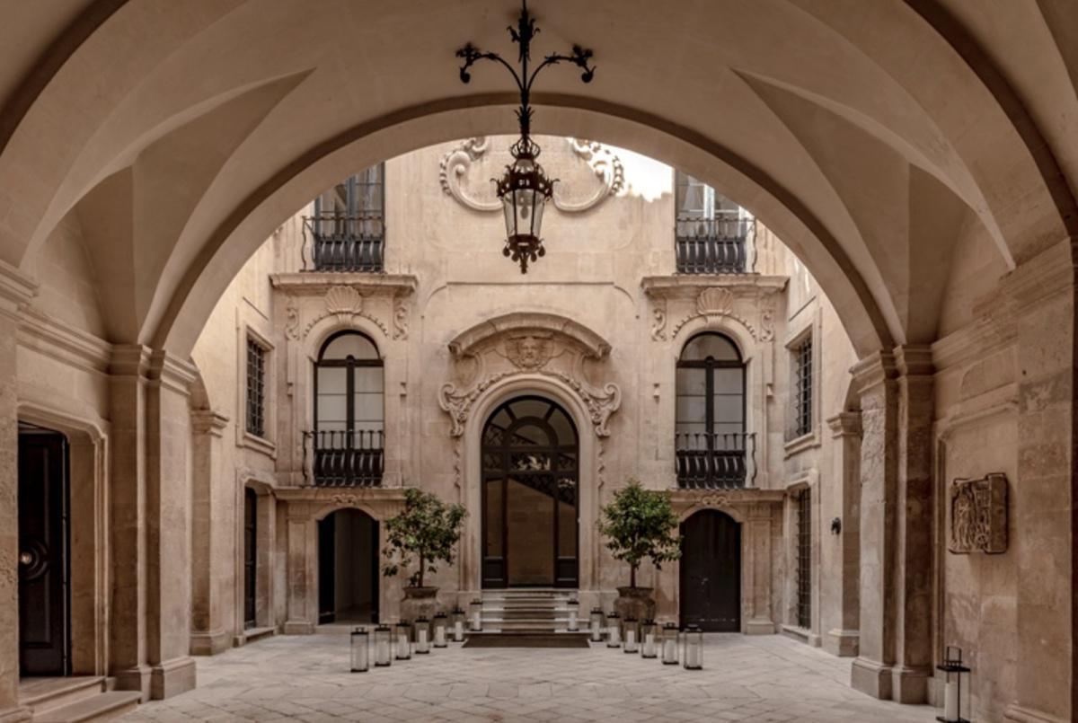 Le Corti e i Cortili di Lecce e Provincia: Cuore Pulsante della Vita Salentina