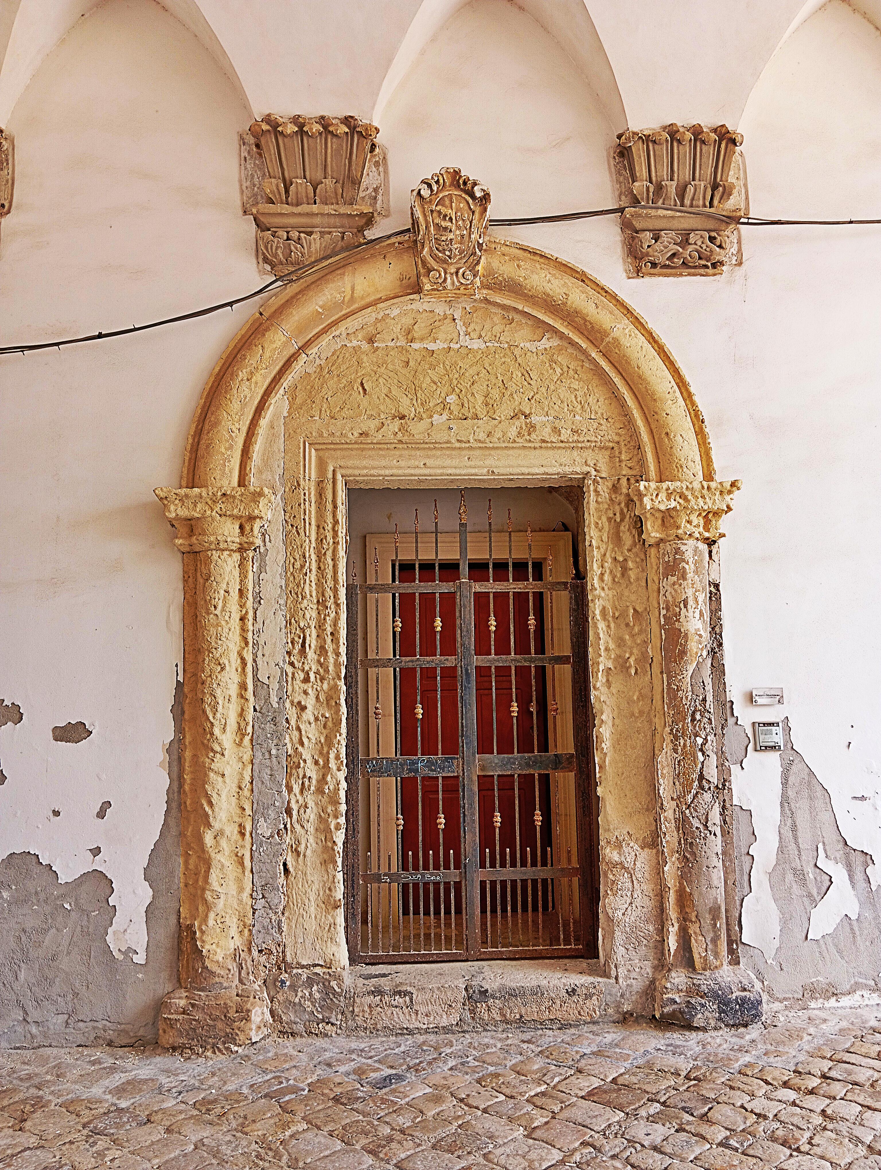 dettaglio porta Baronale 