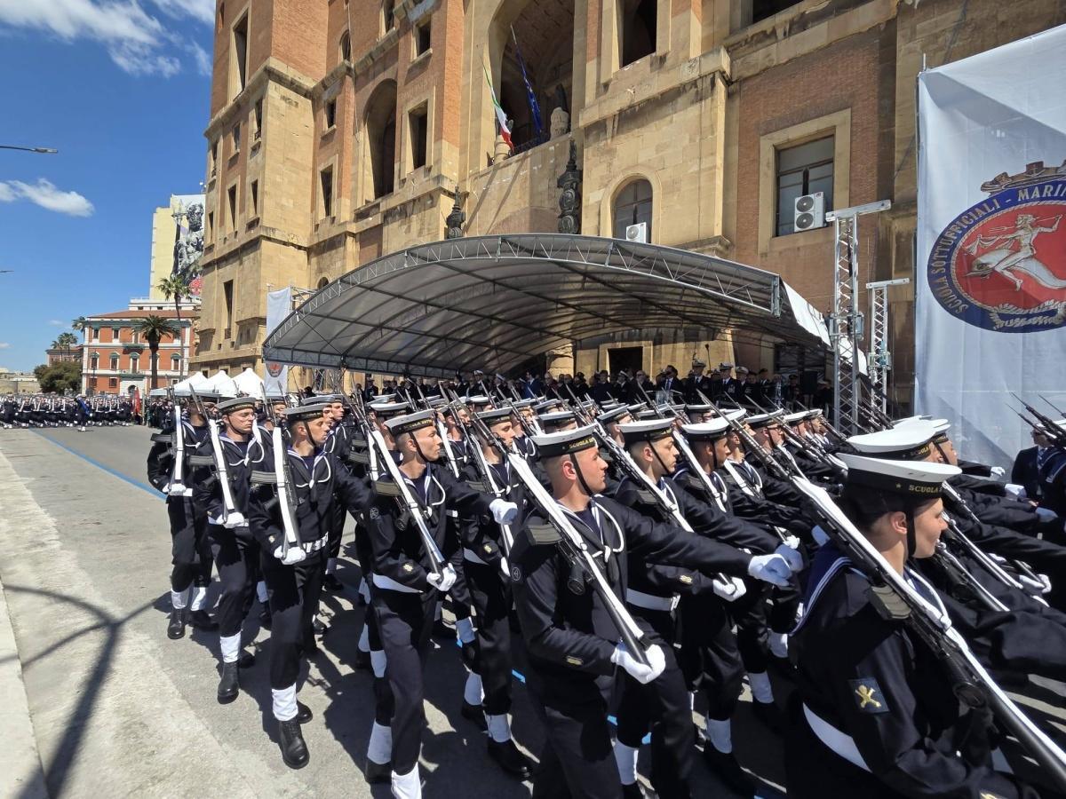Taranto: Emozione e Orgoglio per il Solenne Giuramento degli Allievi della Marina Militare