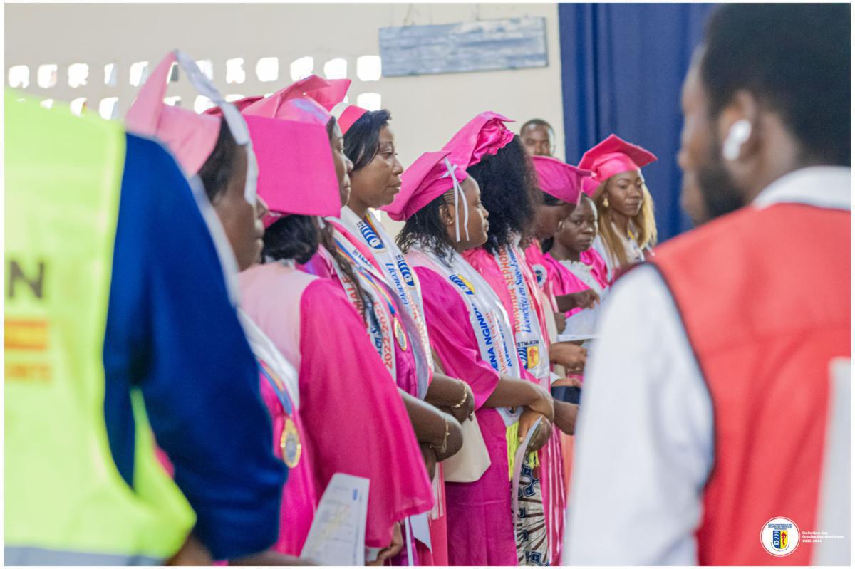 Célébration de la Remise des Diplômes à l'ISTM KIN : 884 Nouveaux Lauréats Prêts pour le Marché de l'Emploi 