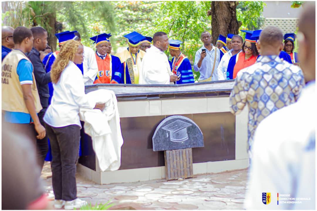 DECOUVREZ, A TRAVERS UNE SERIE D'IMAGES, LES DEUX JOURNEES DE REFLEXION ET DE CELEBRATION ORCHESTREES PAR LA PAROISSE UNIVERSITAIRE NOTRE-DAME DE LA SAGESSE (NODASA), EN COLLABORATION AVEC L’UNIVERSITE DE KINSHASA ET L’INSTITUT SUPERIEUR DES TECH
