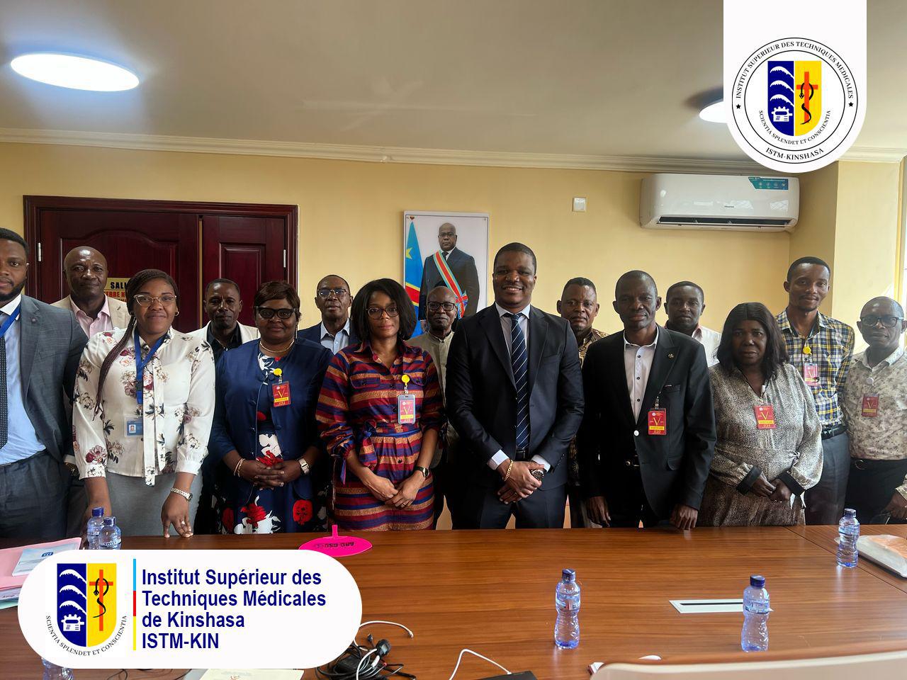 Une séance de travail s’est tenue ce jeudi 10 avril 2025 entre l’équipe de l’Inspection Générale des Finances (IGF) et le Comité de gestion de l’ISTM Kinshasa. Cette rencontre s’inscrit dans une démarche visant à renforcer la redevabilité des mandataires publics envers l’État, un principe qui devrait devenir une routine pour garantir l’orthodoxie dans la gestion des institutions publiques.
