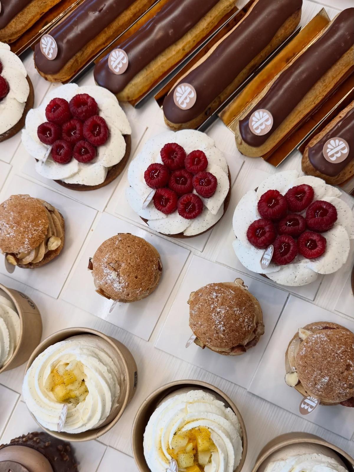 La boulangerie-pâtisserie Pain Beurre succède à la Maison Doucet. La boulangerie-pâtisserie Pain Beurre succède à la Maison Doucet.