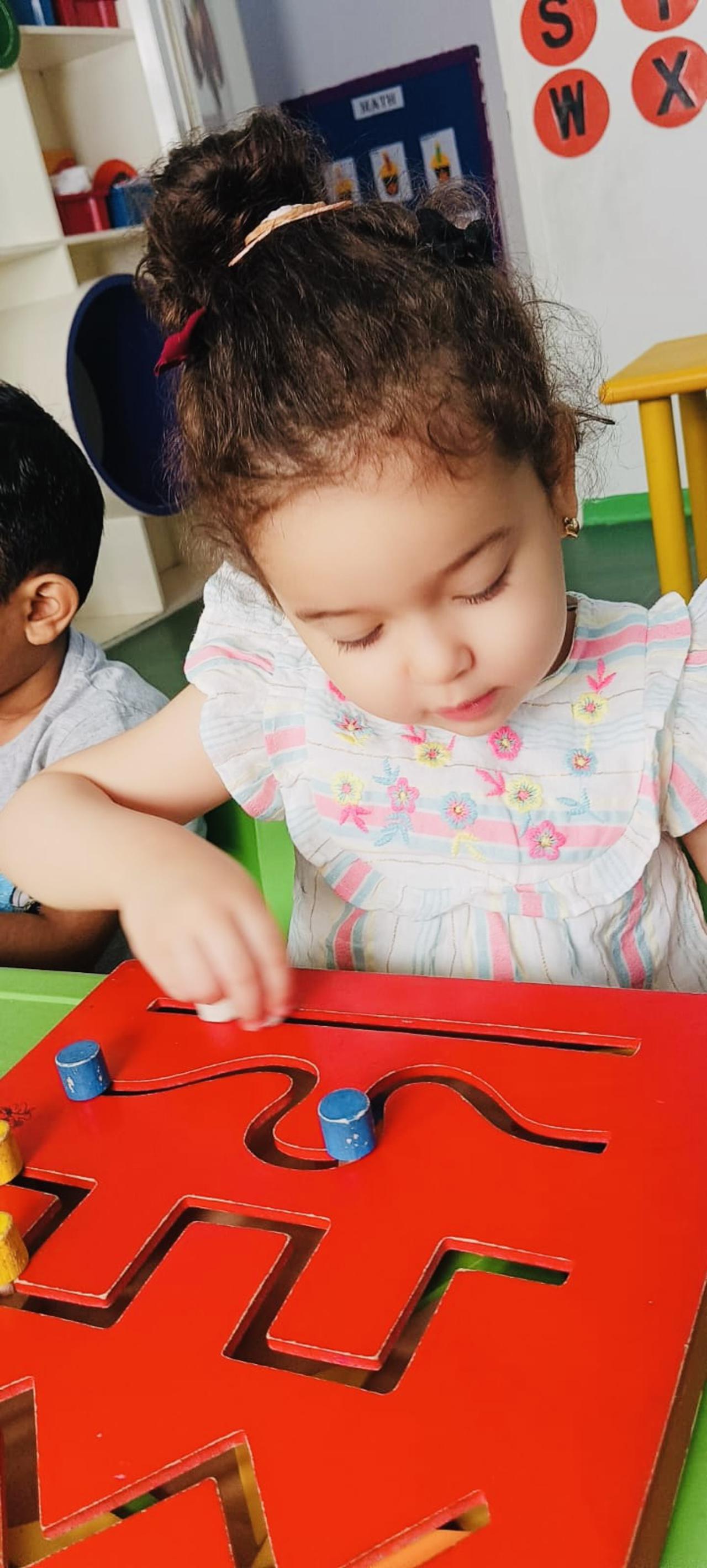 Maze Chase (Helps to improve muscles and good exercise for fine&nbsp;motor&nbsp;skills)