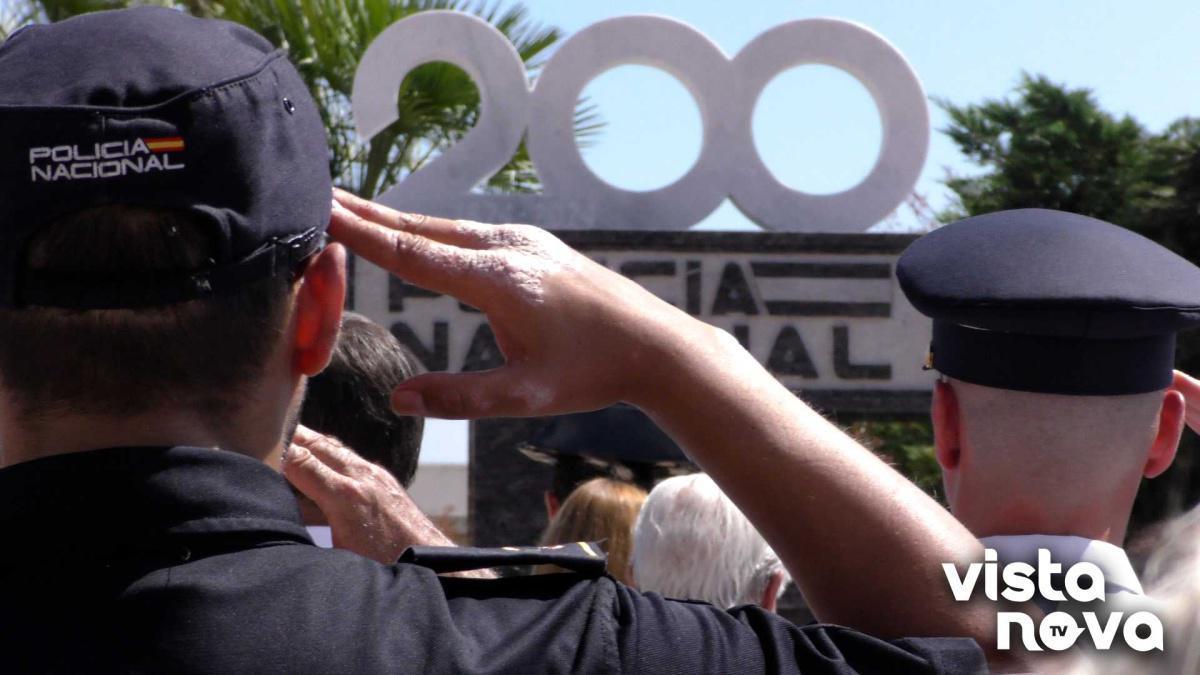 Dénia instala un monumento en el puerto para conmemorar el 200 aniversario de la Policía Nacional Dénia instala un monumento en el puerto para conmemorar el 200 aniversario de la Policía Nacional