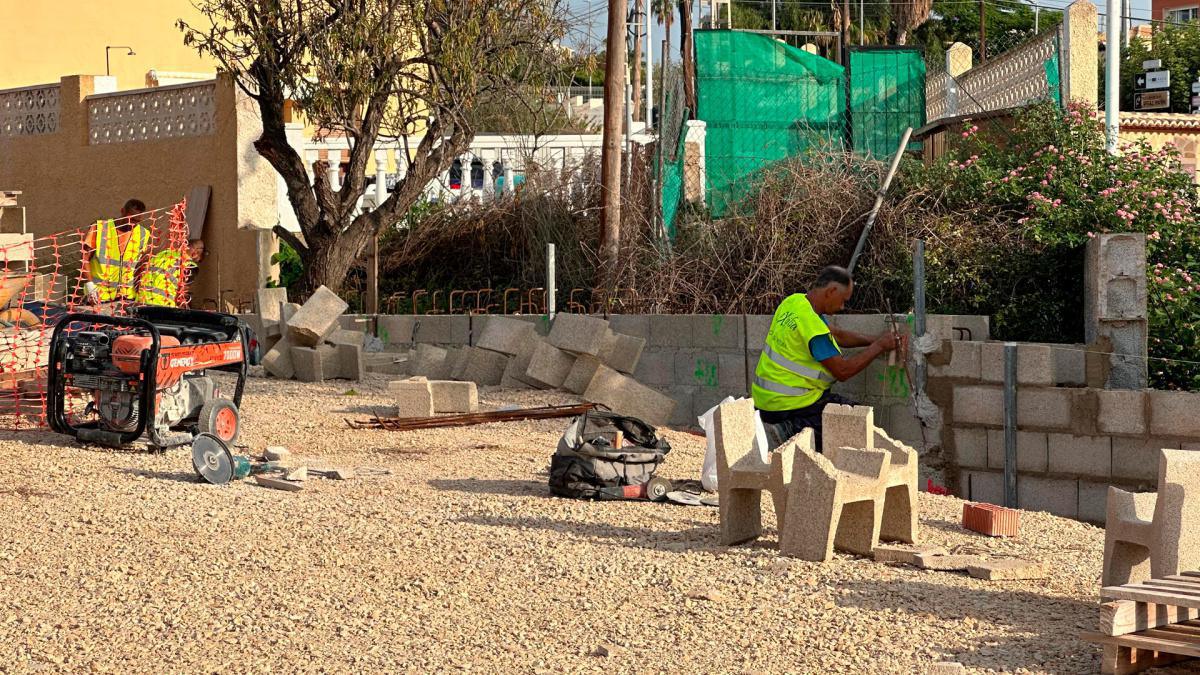 Avanzan las obras del último tramo del vial J que descongestionará el tráfico del casco urbano de Calp Avanzan las obras del último tramo del vial J que descongestionará el tráfico del casco urbano de Calp