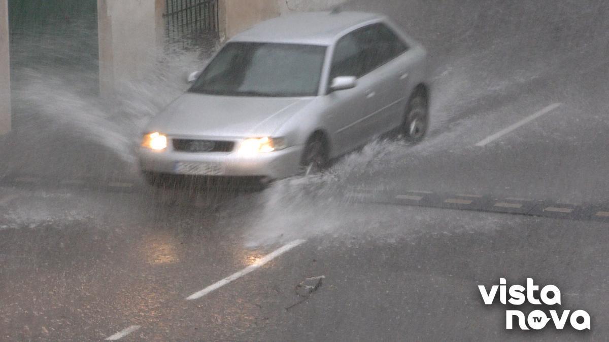 Calles cortadas en Dénia por las fuertes lluvias Calles cortadas en Dénia por las fuertes lluvias