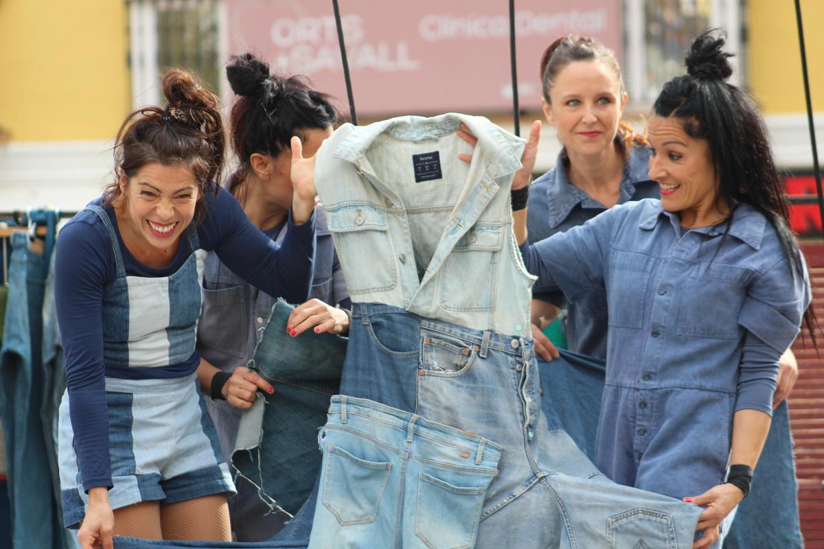 Dénia "Rompe el pacto" en un 25N con los niños como protagonistas Dénia "Rompe el pacto" en un 25N con los niños como protagonistas