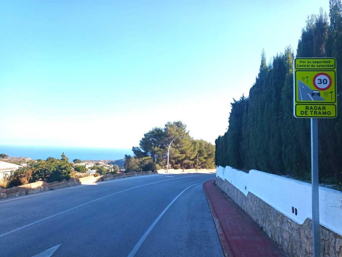 Benitatxell instala radares para controlar la velocidad Benitatxell instala radares para controlar la velocidad