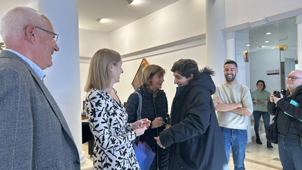 Óscar Lasarte, nóminado a los Goya, ha sido recibido en el Ayuntamiento de Dénia Óscar Lasarte, nóminado a los Goya, ha sido recibido en el Ayuntamiento de Dénia